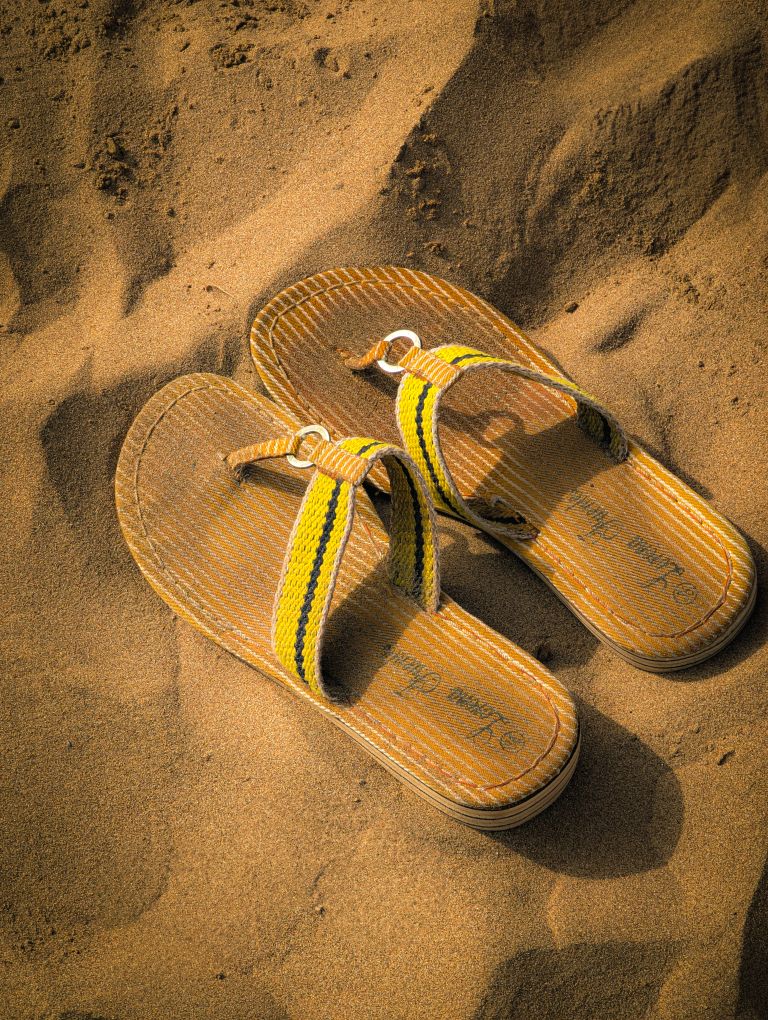 por que duelen los pies en verano